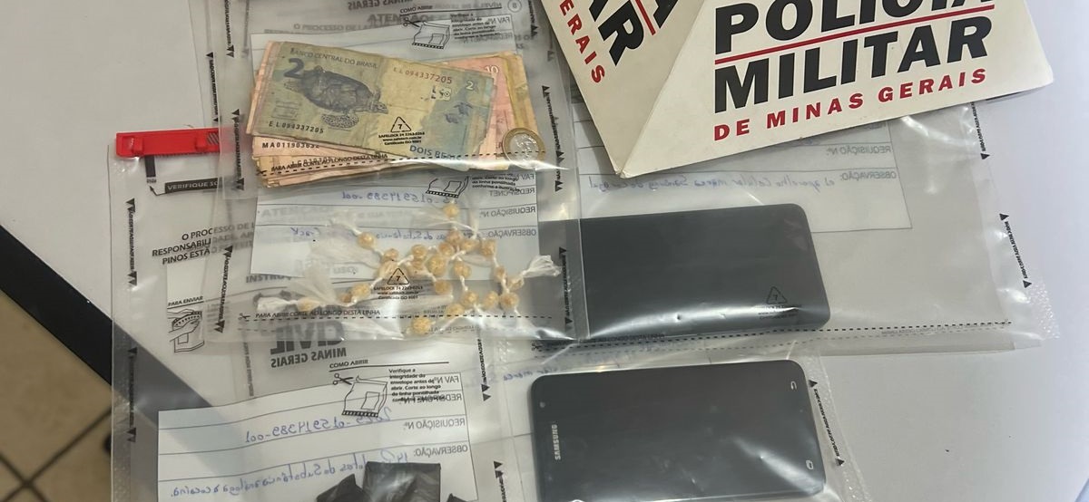 Com apoio de cães, PM localiza drogas e prende homem por tráfico no Bairro da Glória